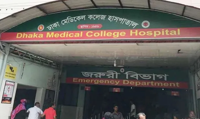 ছিনতাইকারী টান দিল ব্যাগ, রিকশা থেকে ছিটকে তরুণীর মৃত্যু